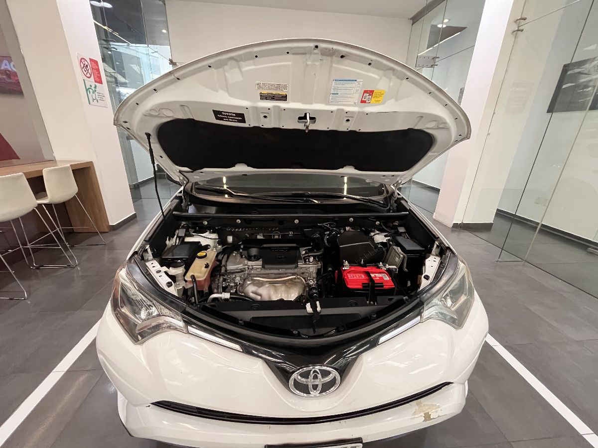 2018 Toyota RAV4 5p LE L4/2.5 Aut