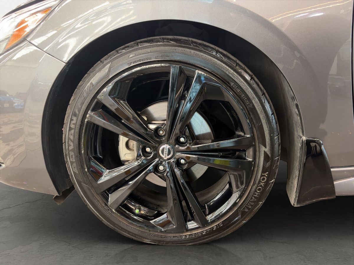 2022 Nissan Sentra 4p SR Bi-tono L4/2.0 Aut