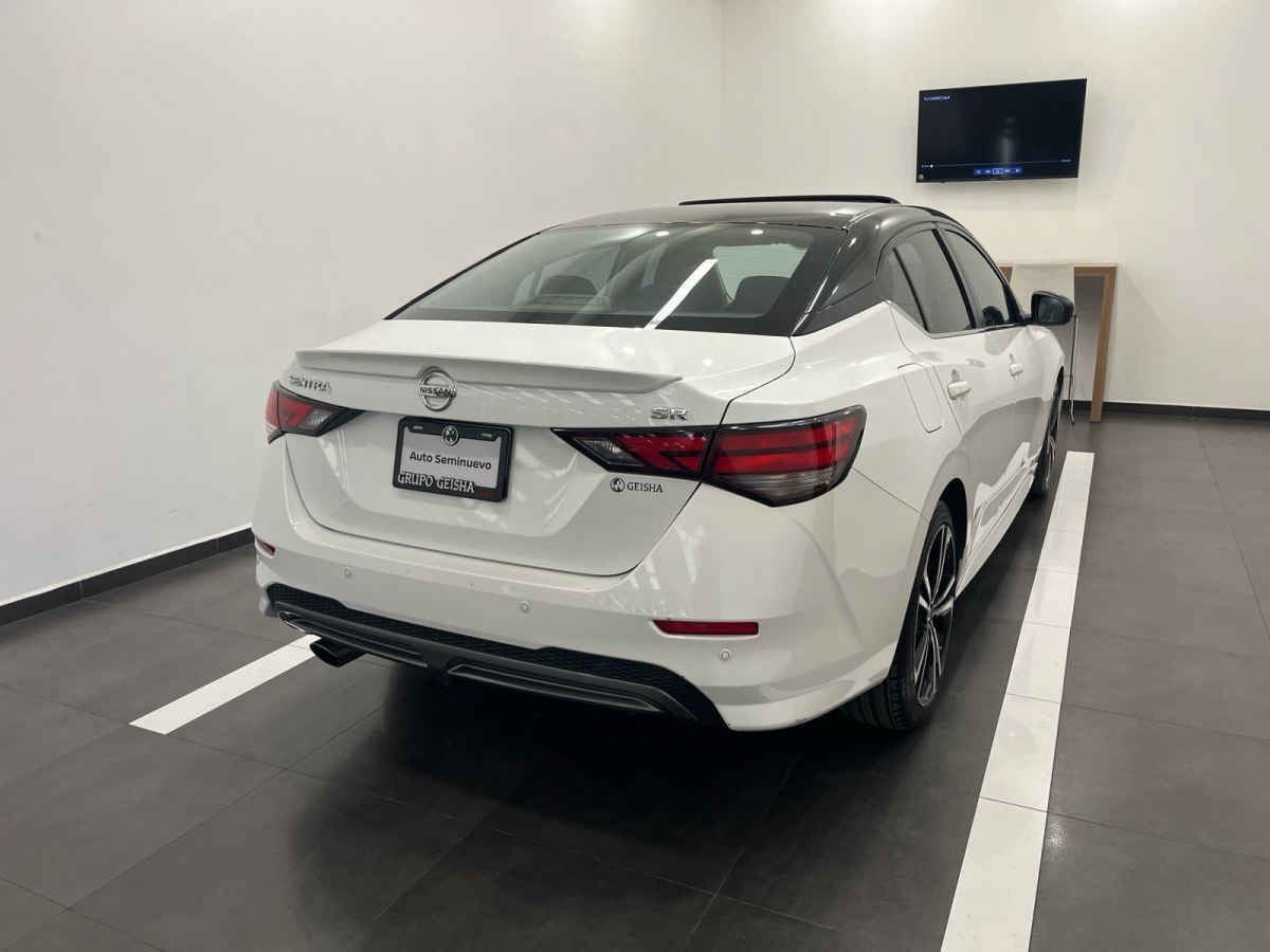 2020 Nissan Sentra 4p SR L4/2.0/T Man