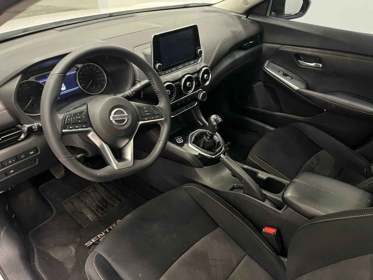 2020 Nissan Sentra 4p SR L4/2.0/T Man
