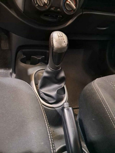 2018 Nissan March 5p Advance L4/1.6 Man