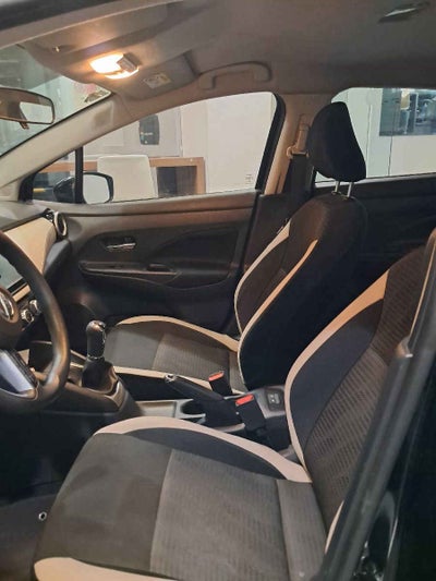 2022 Nissan Versa 4p Advance L4/1.6 Man