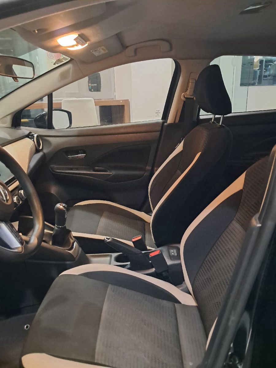 2022 Nissan Versa 4p Advance L4/1.6 Man