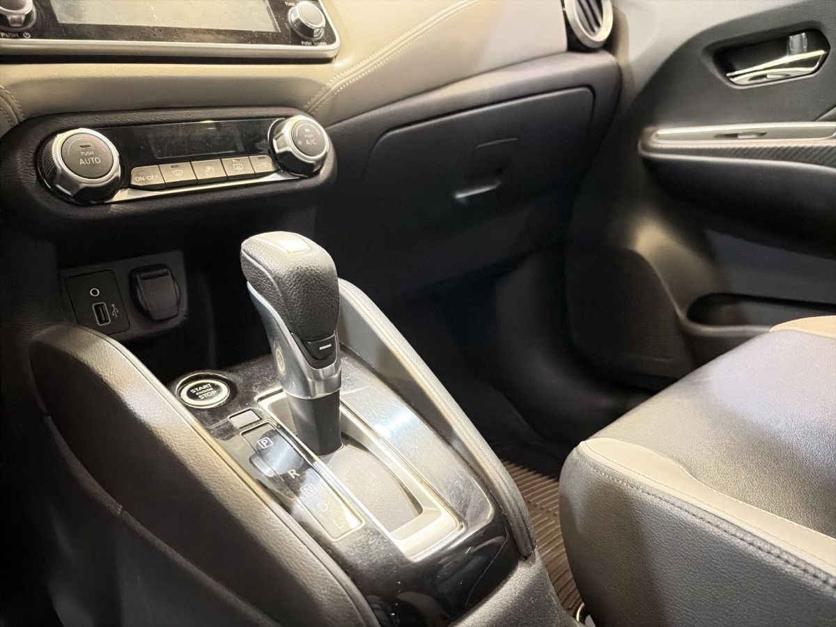 2021 Nissan Versa 4p Platinum L4/1.6 Aut