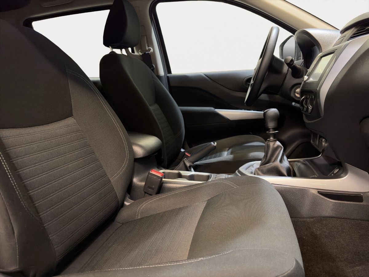 2022 Nissan Frontier 4p LE L4/2.5 Man