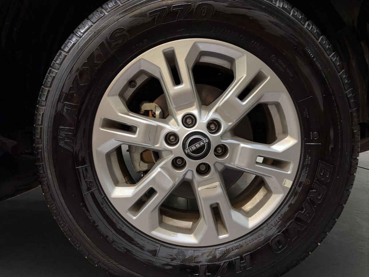 2022 Nissan Frontier 4p LE L4/2.5 Man