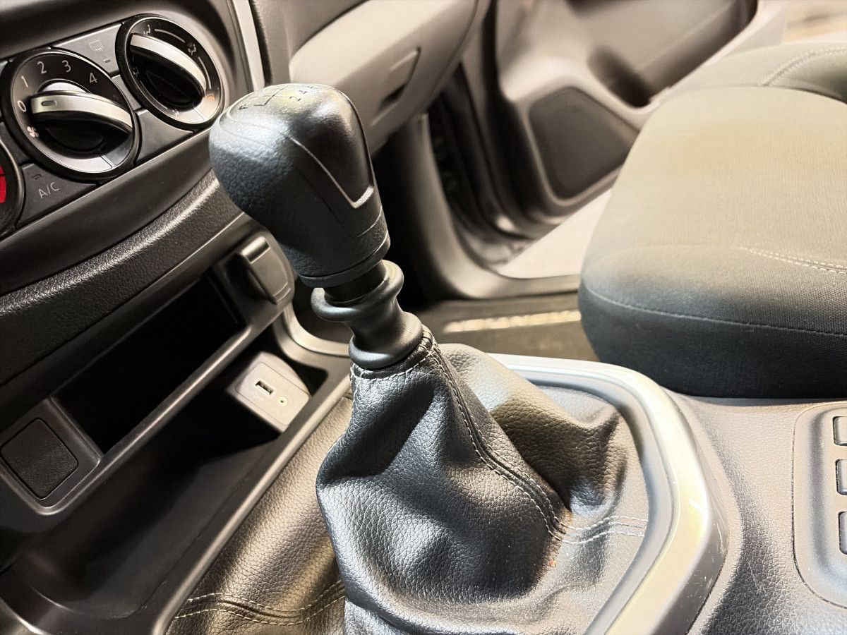 2022 Nissan Frontier 4p LE L4/2.5 Man