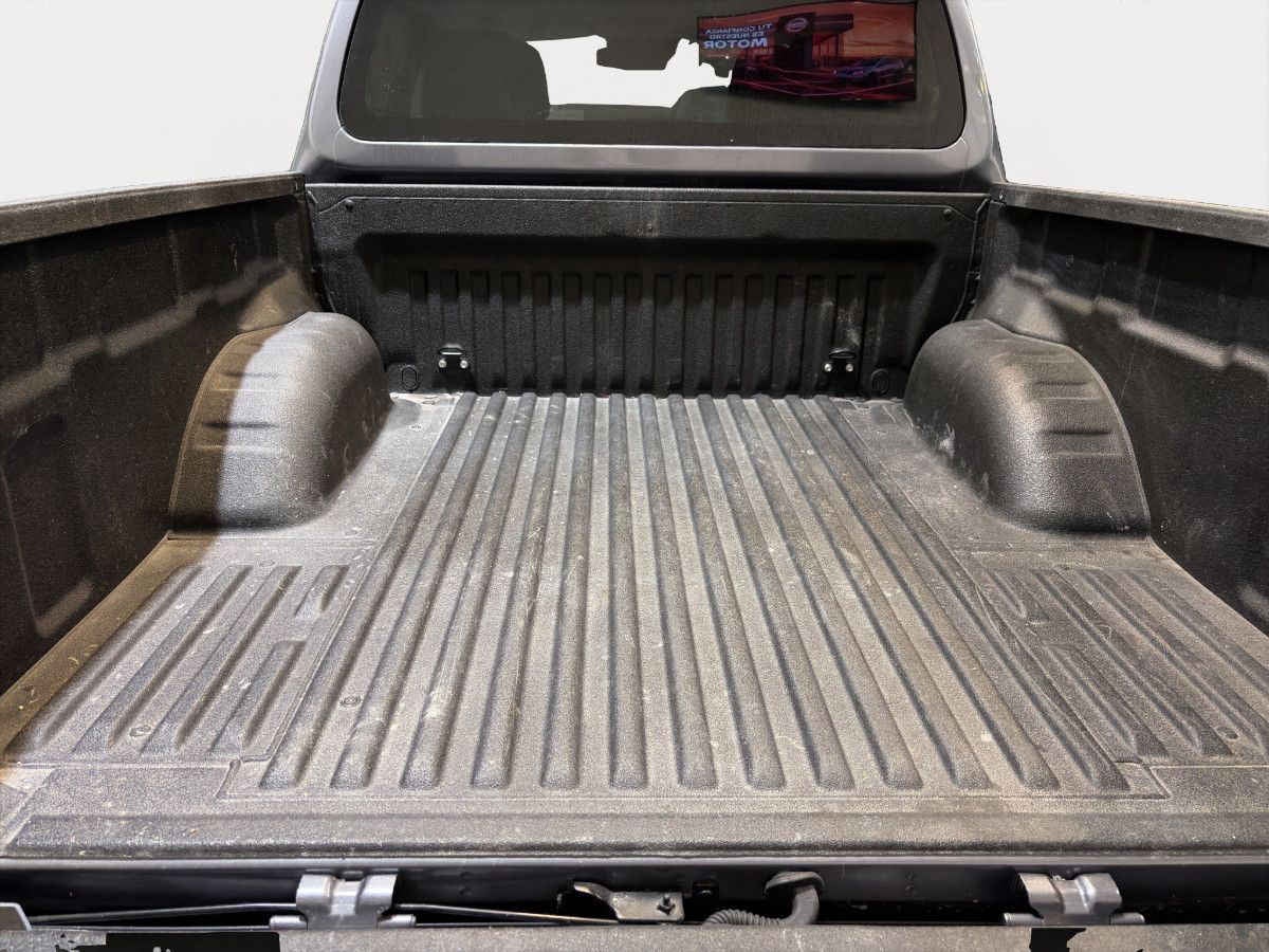 2022 Nissan Frontier 4p LE L4/2.5 Man
