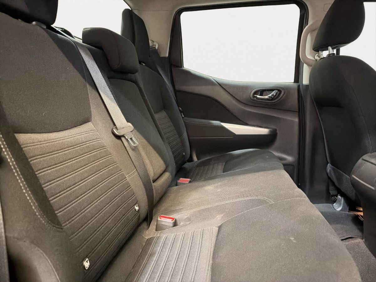 2022 Nissan Frontier 4p LE L4/2.5 Man