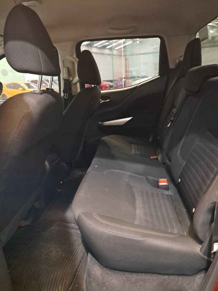 2024 Nissan Frontier 4p LE L4/2.5 Man