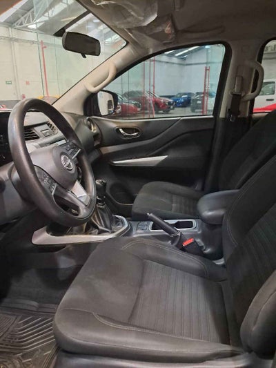 2024 Nissan Frontier 4p LE L4/2.5 Man