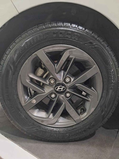 2021 Hyundai Grand i10 4p GL MID L4/1.2 Premium Aut