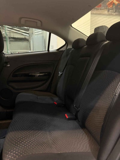 2023 Dodge Attitude 4p SXT L3/1.2 Aut