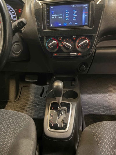 2023 Dodge Attitude 4p SXT L3/1.2 Aut