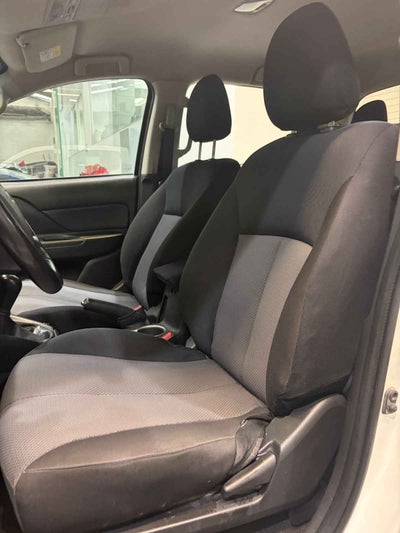 2022 Mitsubishi L200 4p Doble GLX L4/2.4 Man 4x2