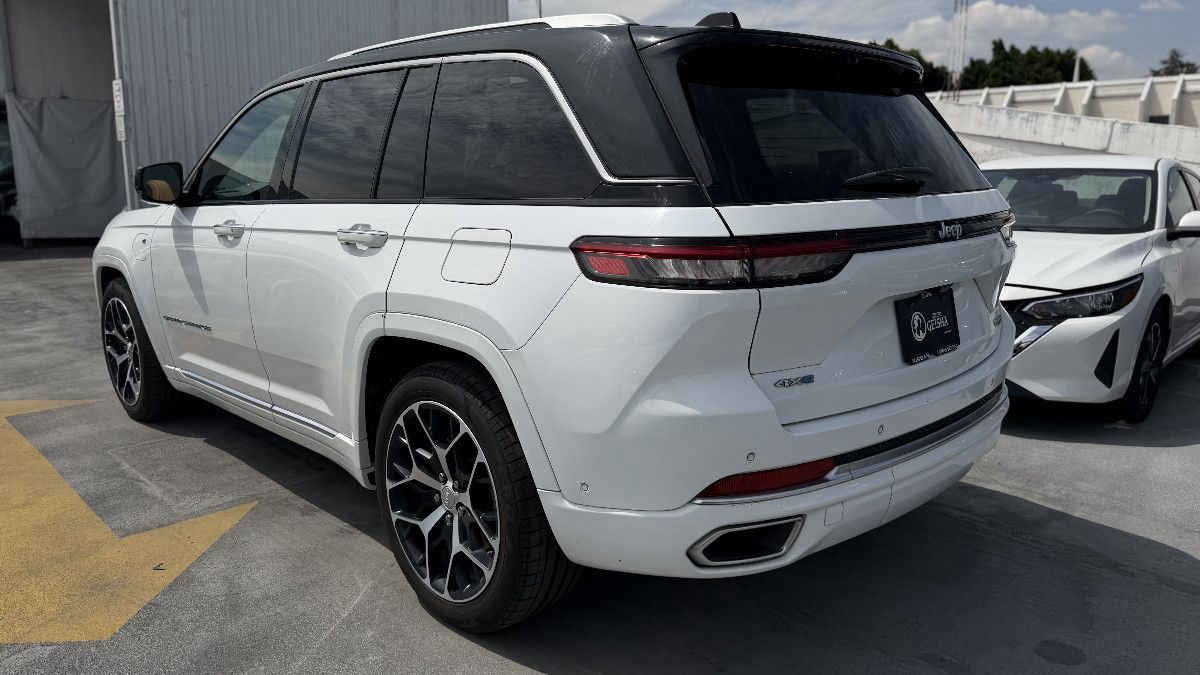 2023 Jeep Grand Cherokee 5p Summit Reserve 4xe PHEV L4/2.0/T Aut