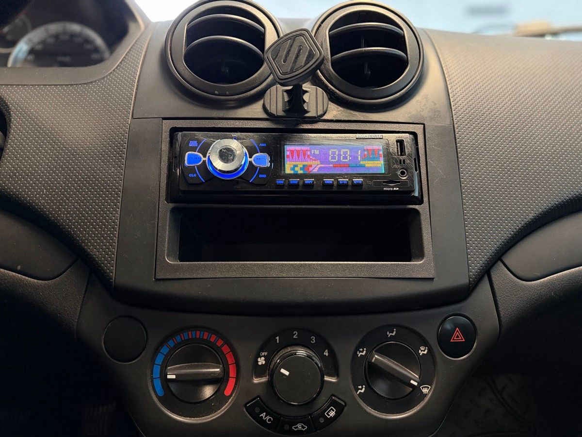 2015 Chevrolet Aveo 4p LS L4/1.6 Man