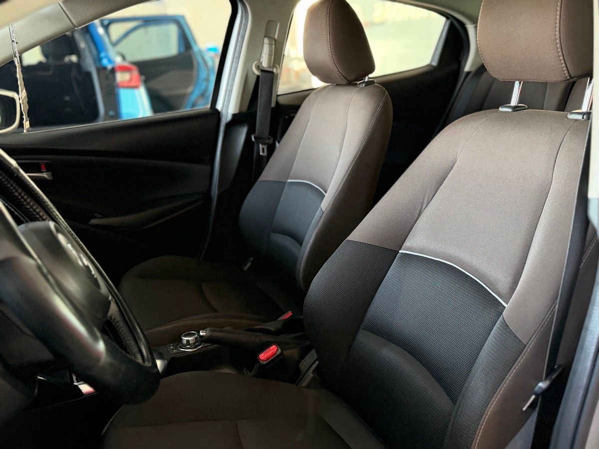 2023 Mazda Mazda 2 4p i L4/1.5 Aut