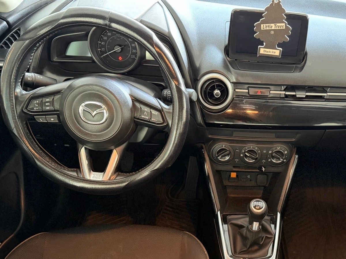 2023 Mazda Mazda 2 4p i L4/1.5 Aut