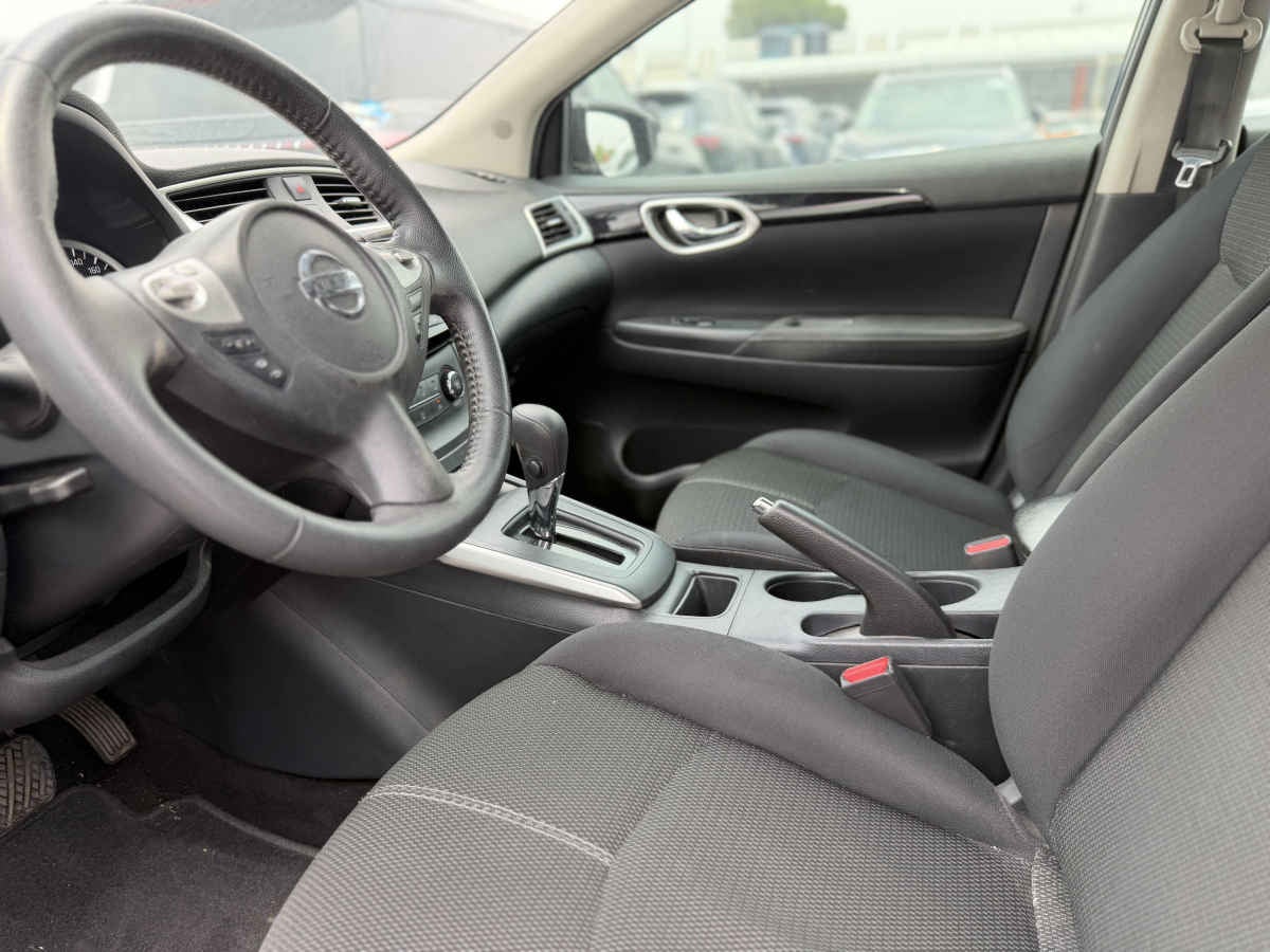 2017 Nissan Sentra 4p Advance L4/1.8 Aut