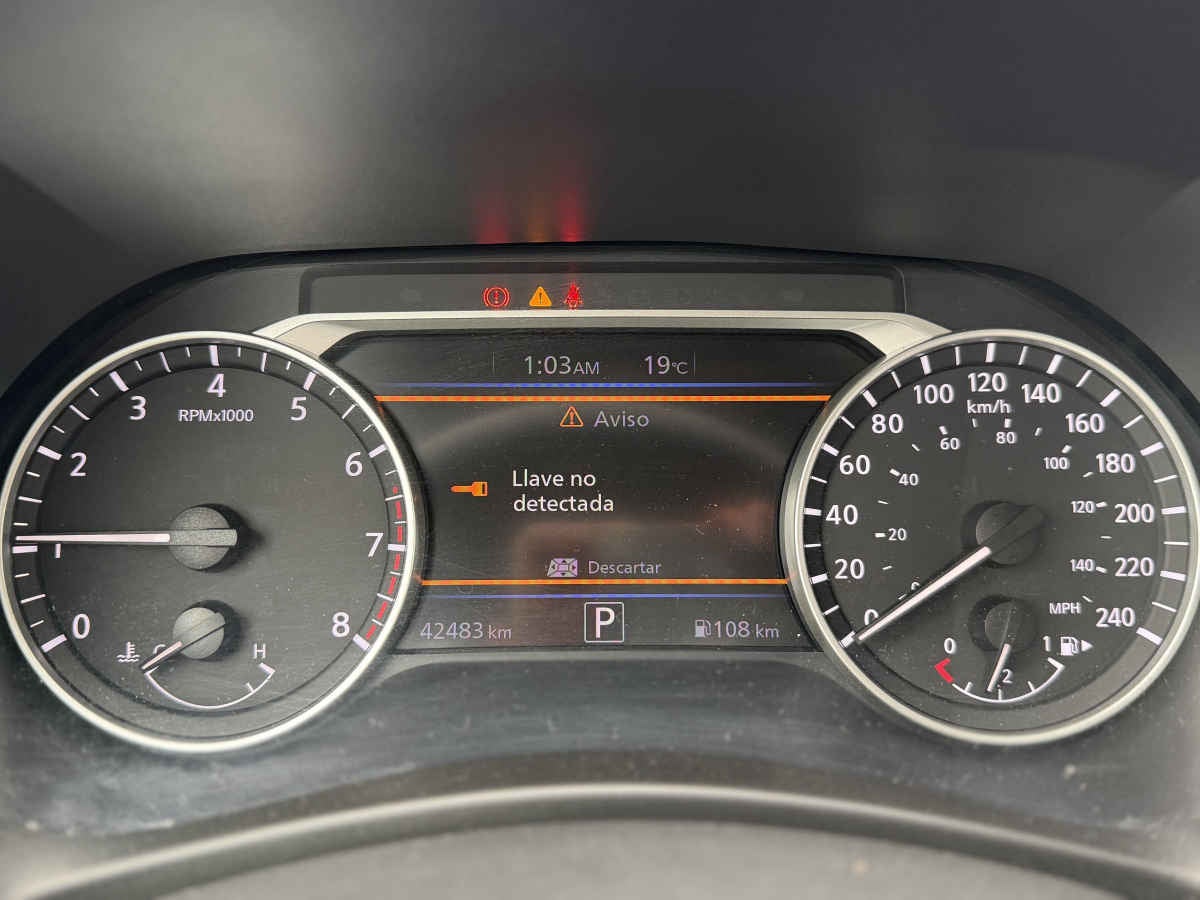 2021 Nissan Sentra 4p SR Bi-tono L4/2.0 Aut