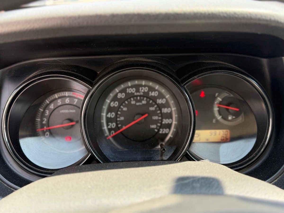 2017 Nissan Tiida 4p Sedán Sense L4/1.8 Aut