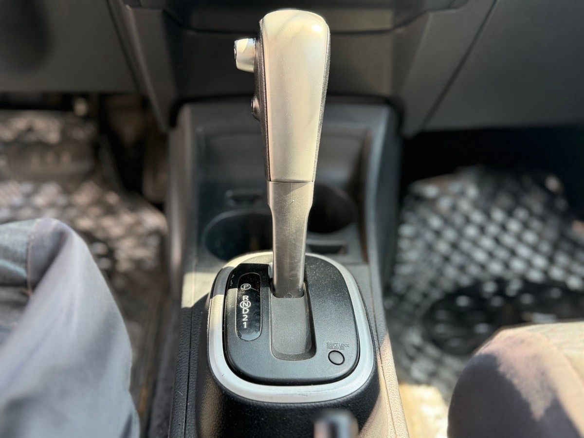 2017 Nissan Tiida 4p Sedán Sense L4/1.8 Aut