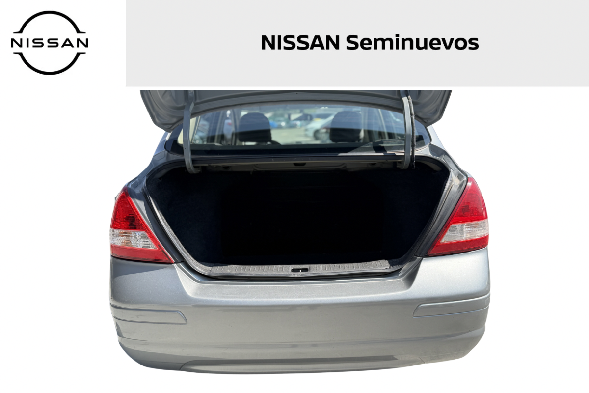 2017 Nissan Tiida 4p Sedán Sense L4/1.8 Aut