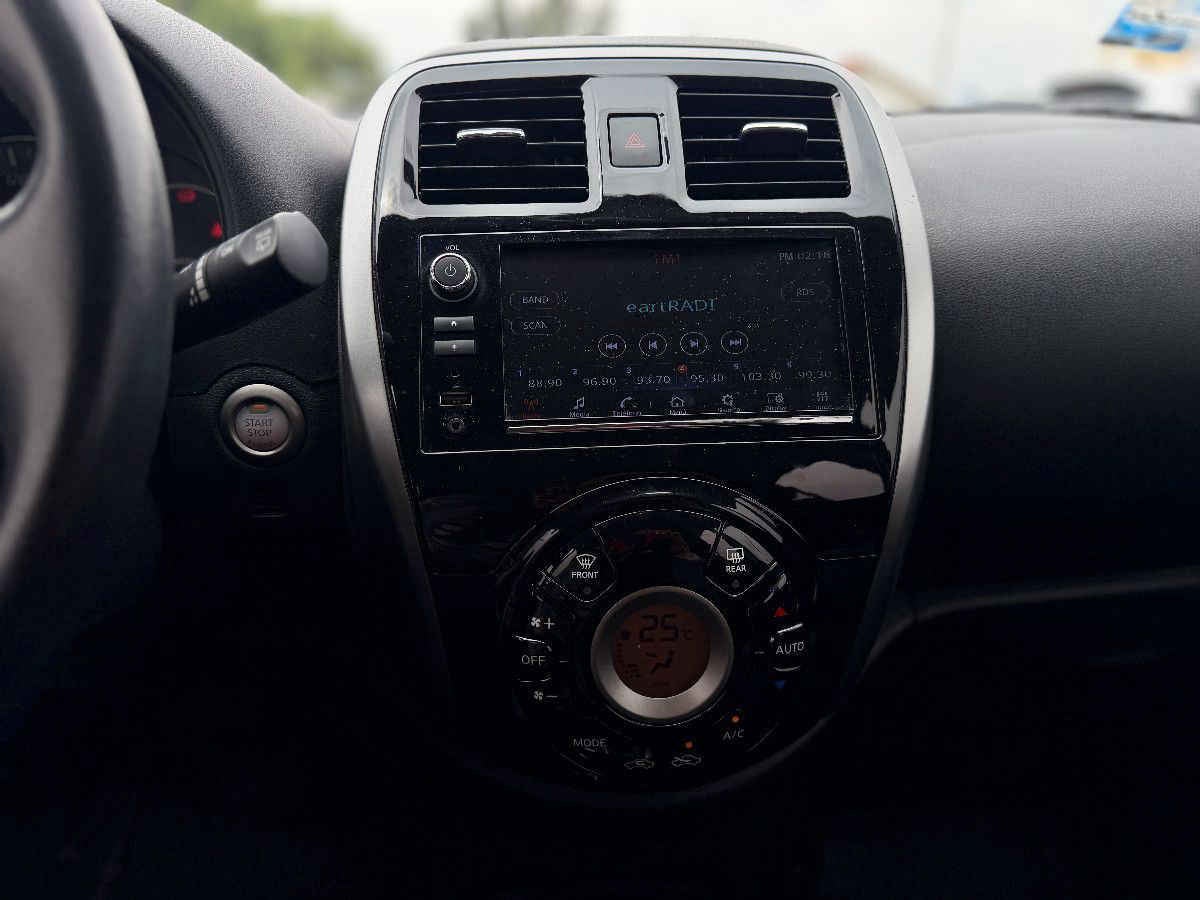 2019 Nissan March 5p Exclusive L4/1.6 Aut