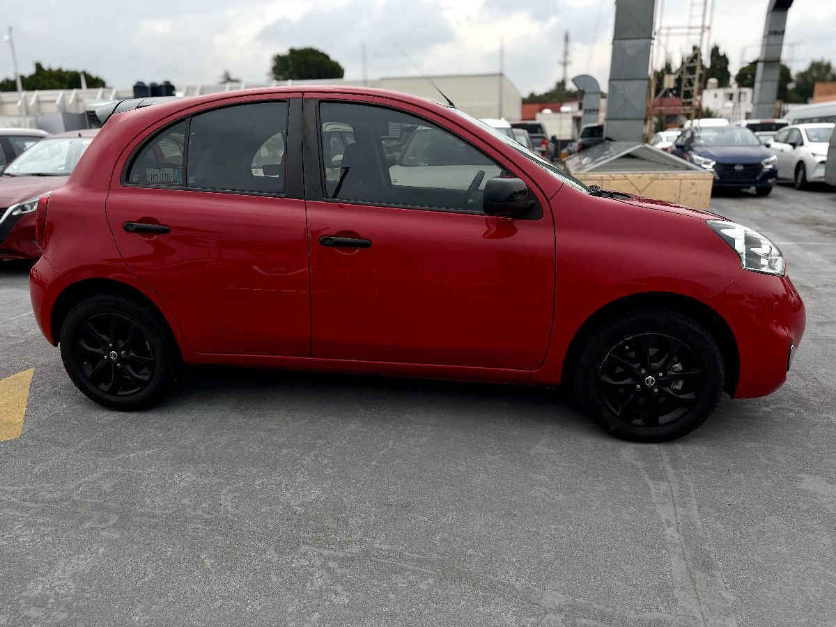2019 Nissan March 5p Exclusive L4/1.6 Aut