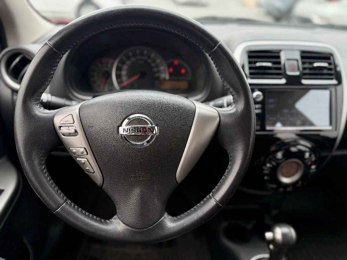 2019 Nissan March 5p Exclusive L4/1.6 Aut