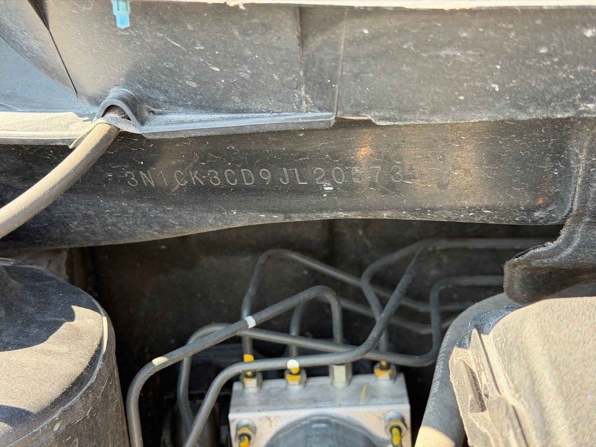 2018 Nissan March 5p Advance L4/1.6 Man