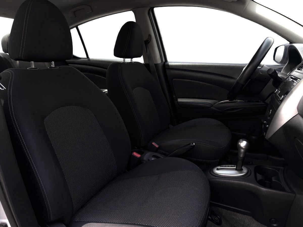 2015 Nissan Versa 4p Advance L4/1.6 Aut