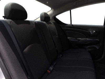 2015 Nissan Versa 4p Advance L4/1.6 Aut