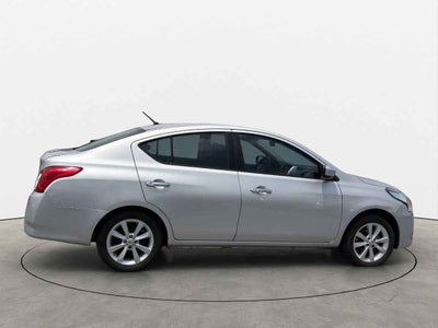 2015 Nissan Versa 4p Advance L4/1.6 Aut