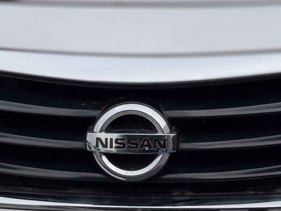 2015 Nissan Versa 4p Advance L4/1.6 Aut