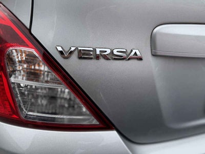 2015 Nissan Versa 4p Advance L4/1.6 Aut