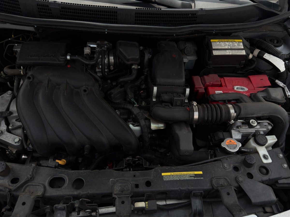 2015 Nissan Versa 4p Advance L4/1.6 Aut