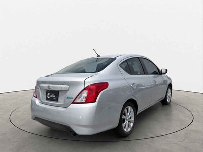 2015 Nissan Versa 4p Advance L4/1.6 Aut