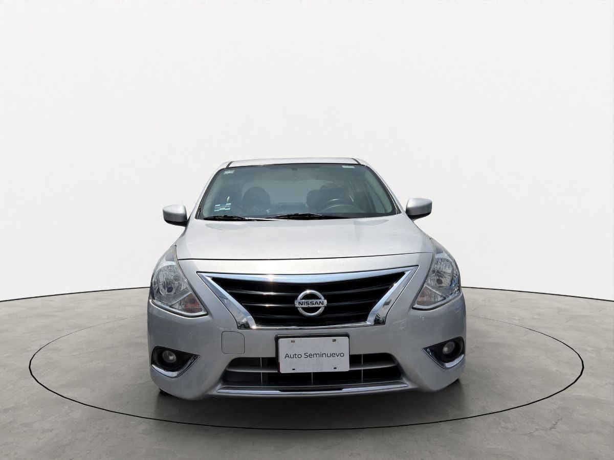 2015 Nissan Versa 4p Advance L4/1.6 Aut