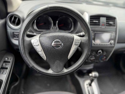 2015 Nissan Versa 4p Advance L4/1.6 Aut