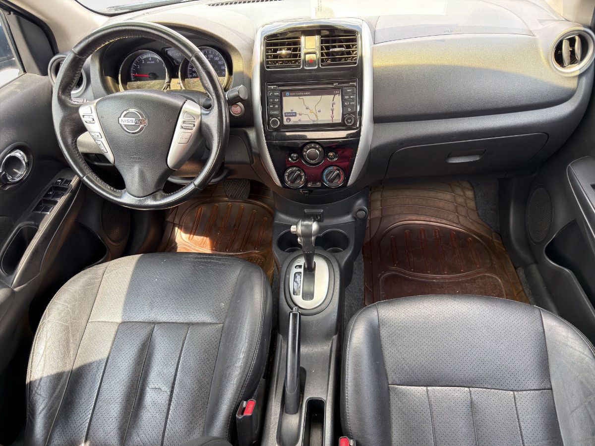 2017 Nissan Versa 4p Exclusive L4/1.6 Aut