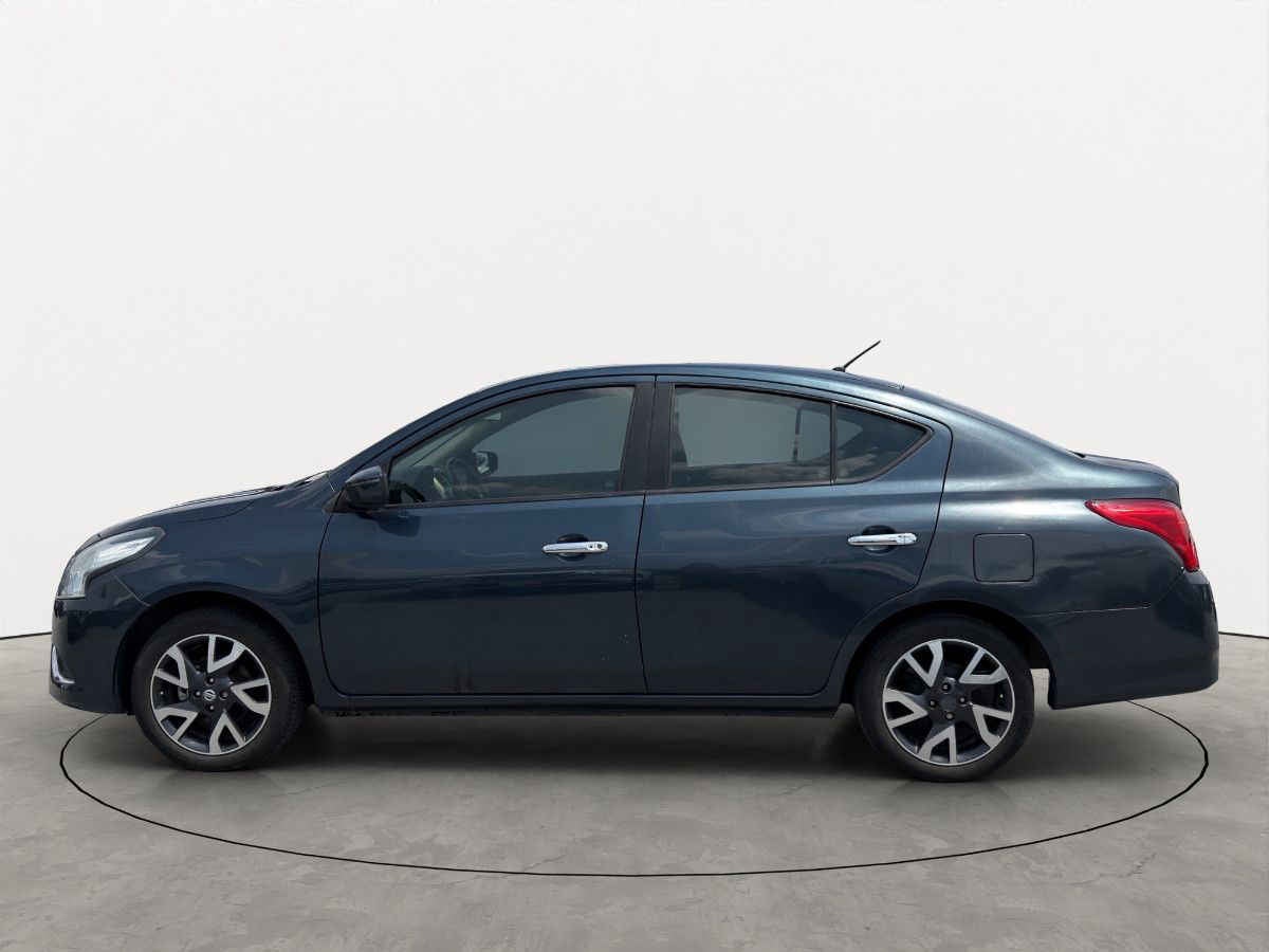 2017 Nissan Versa 4p Exclusive L4/1.6 Aut