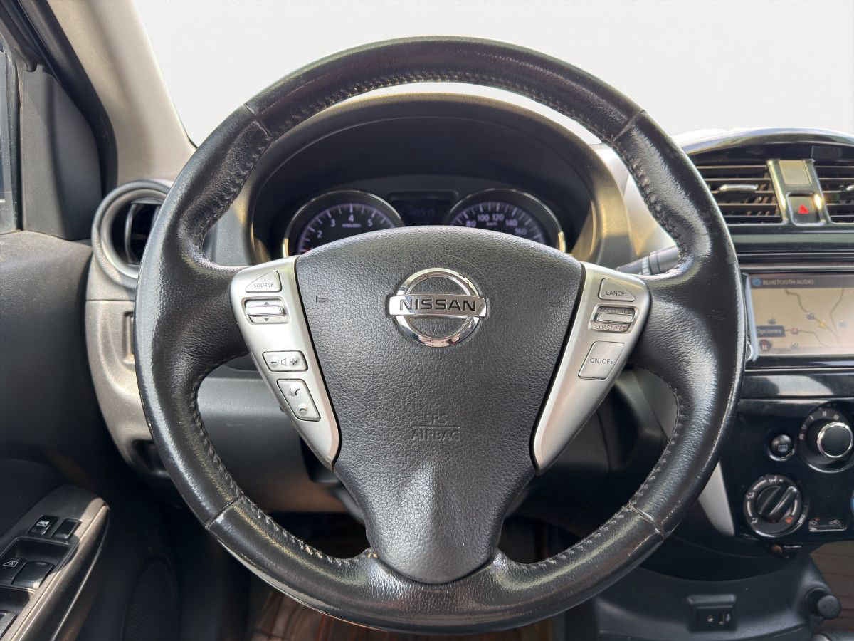 2017 Nissan Versa 4p Exclusive L4/1.6 Aut