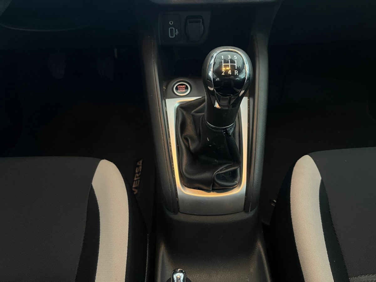 2022 Nissan Versa 4p Advance L4/1.6 Man