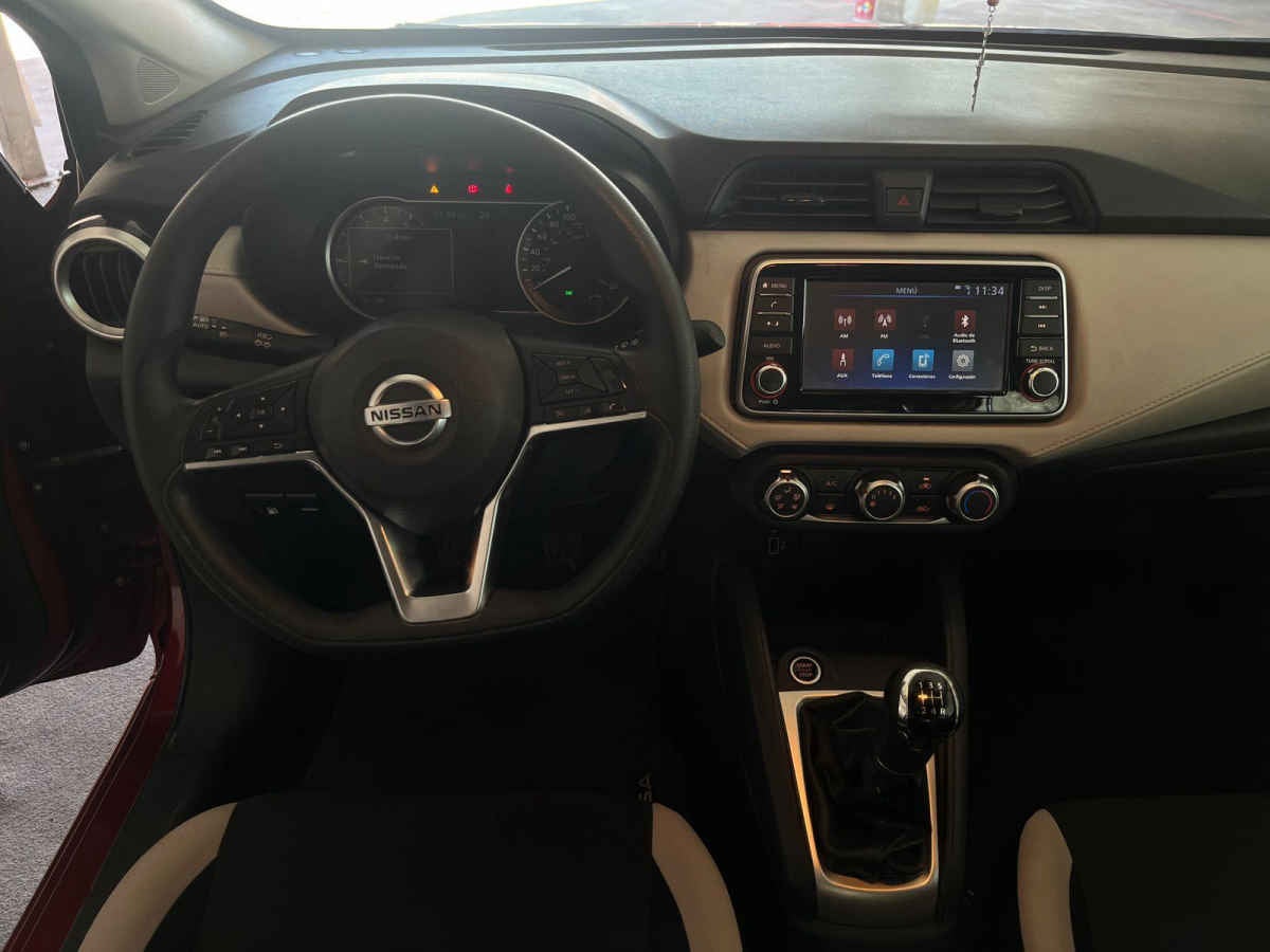 2022 Nissan Versa 4p Advance L4/1.6 Man