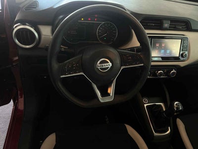 2022 Nissan Versa 4p Advance L4/1.6 Man