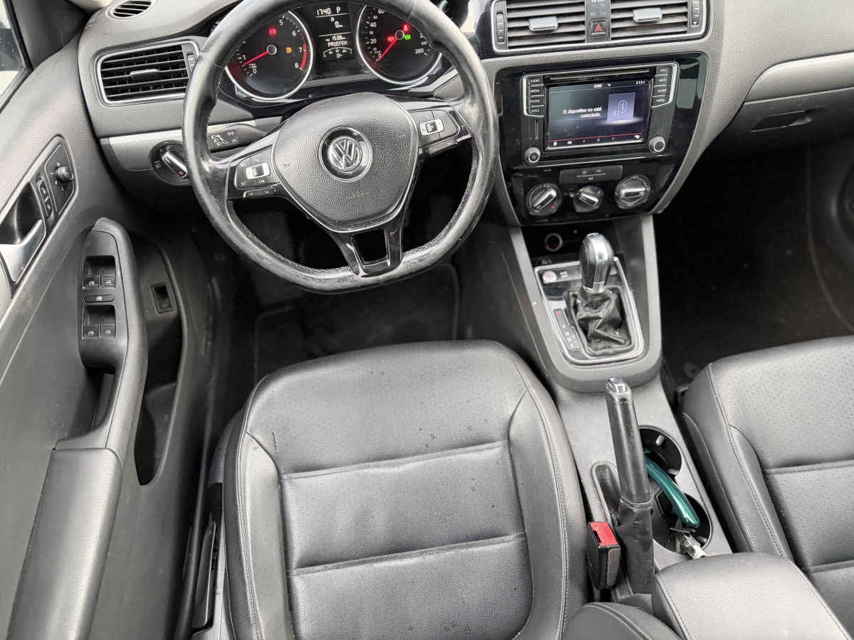 2017 Volkswagen Jetta 4p Sportline L5/2.5 Aut