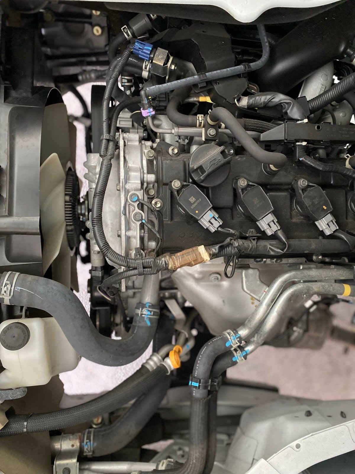 2024 Nissan Urvan 4p Amplia L4/2.5 Man