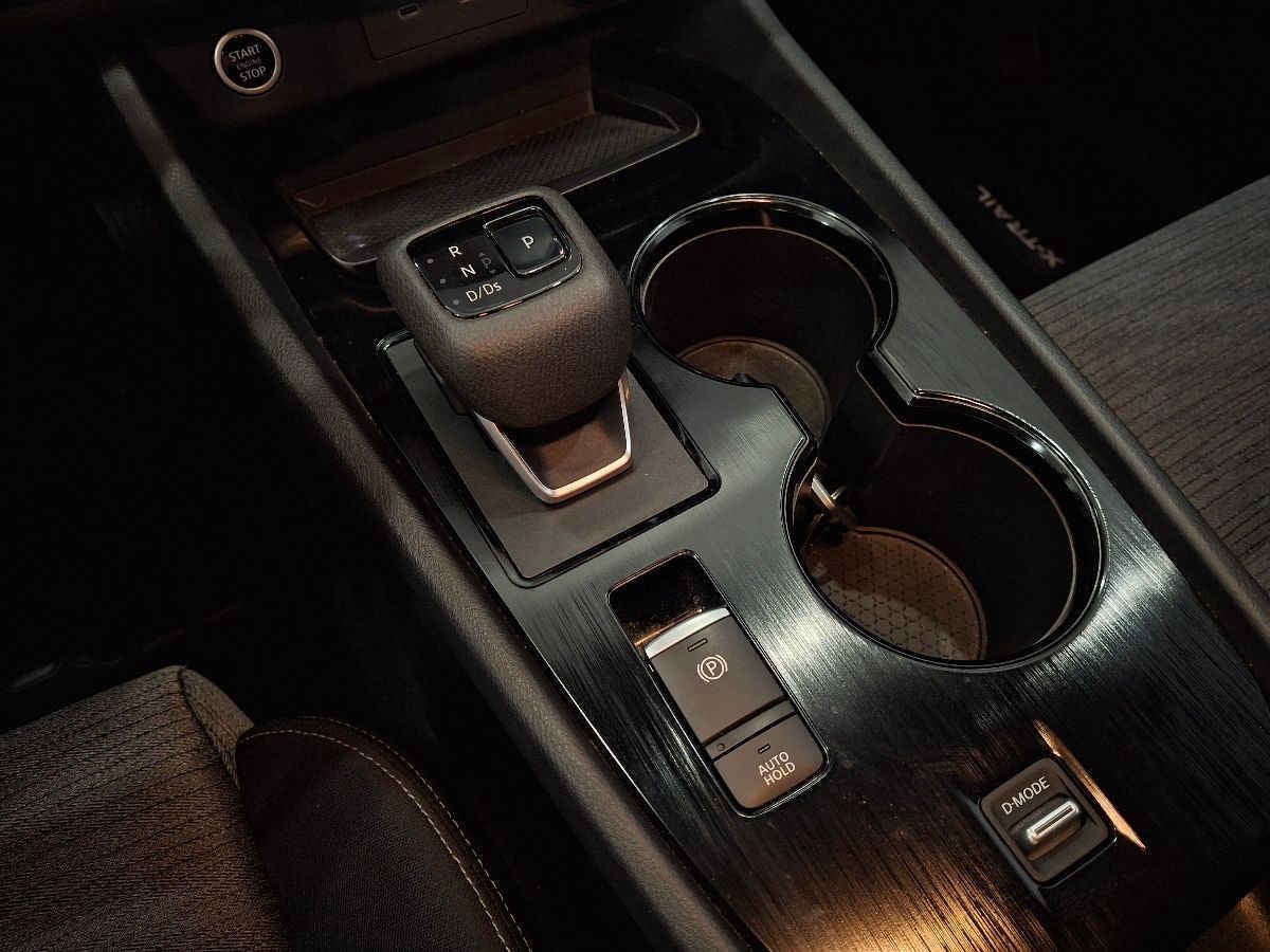 2024 Nissan X-Trail 5p Advance 2 Row L4/2.5 Aut